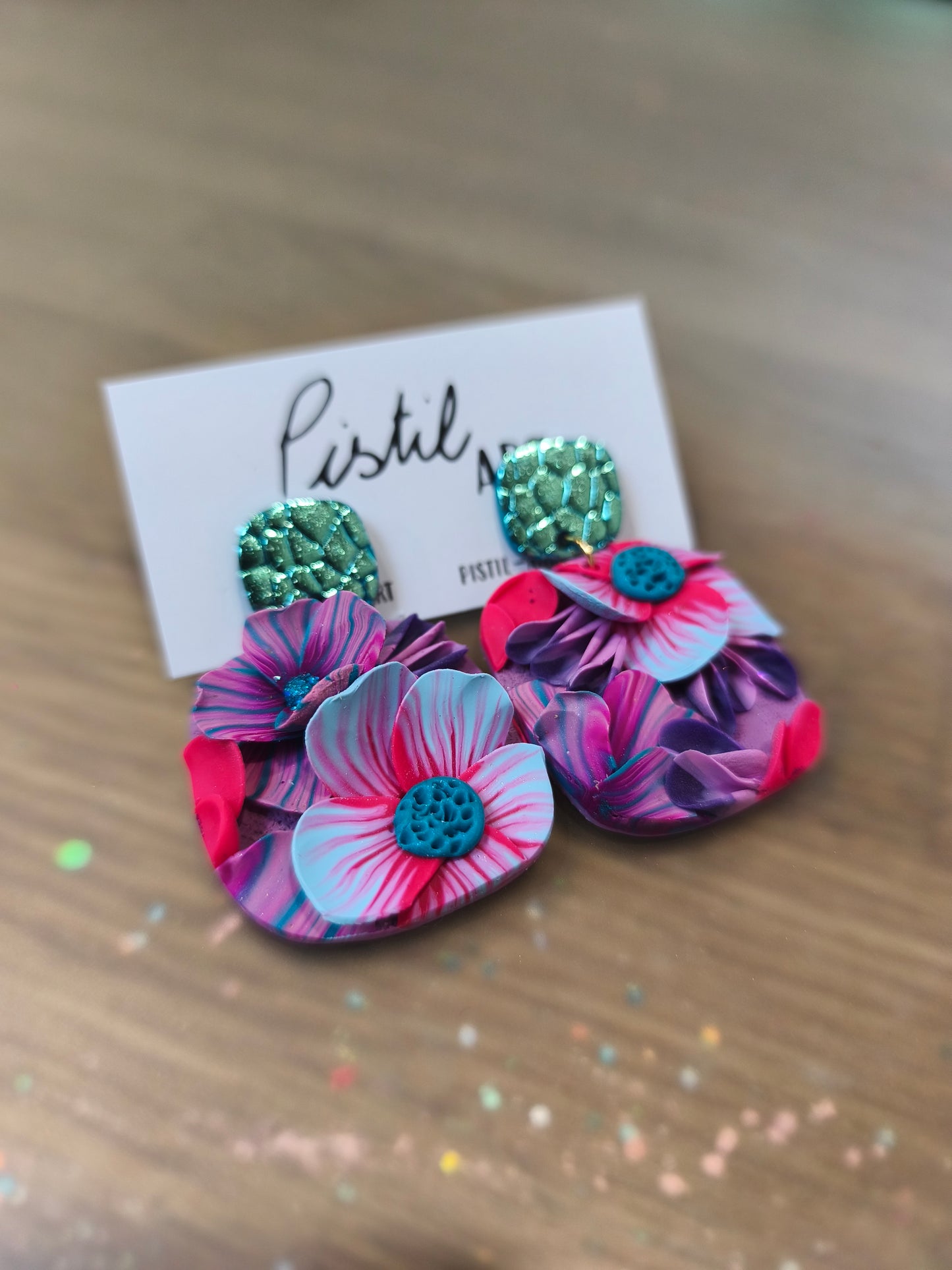 15- boucles d'oreilles jardin fleuri mauve carré