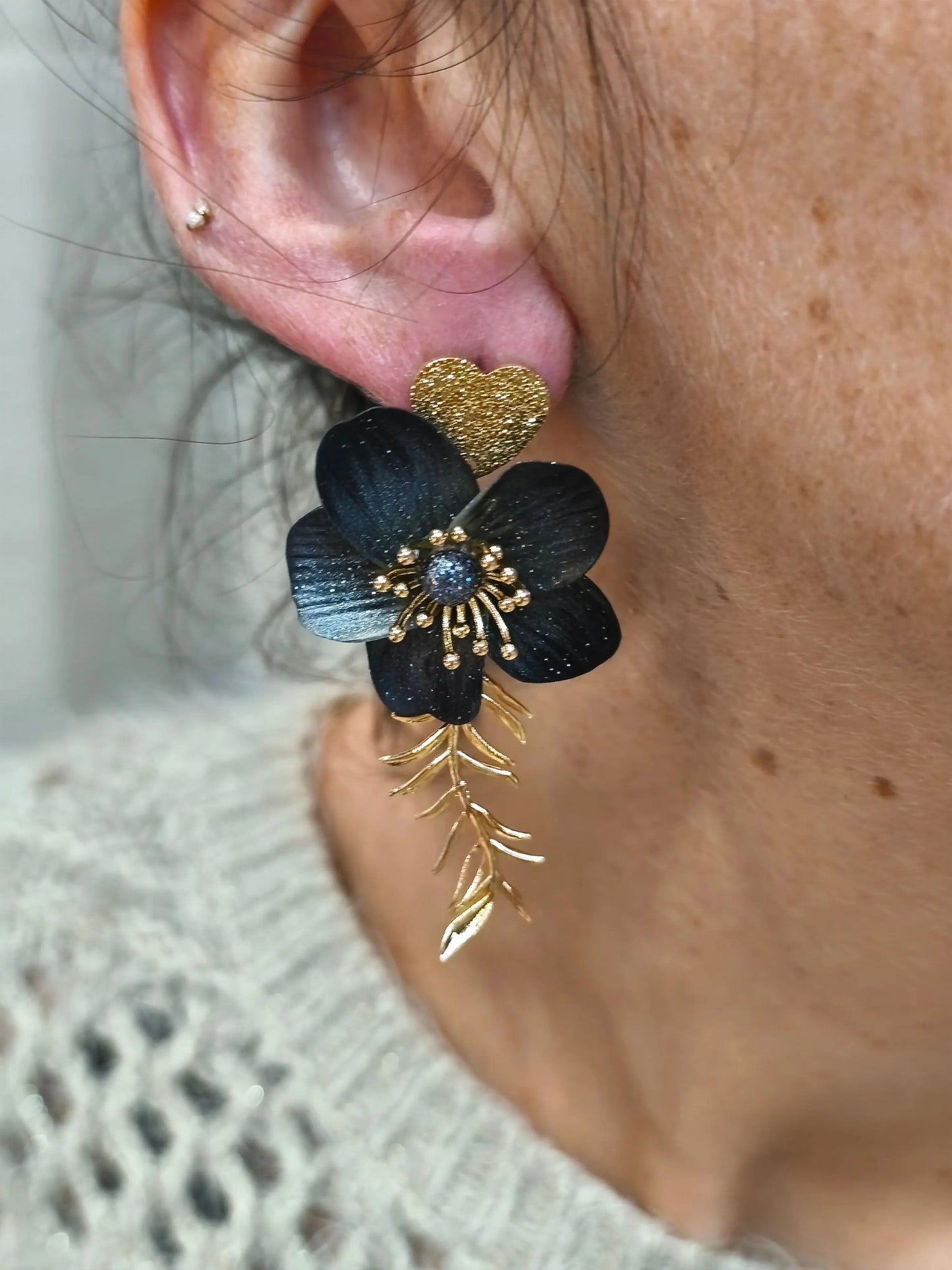 82- nocturne boucles d'oreilles Pistil Art