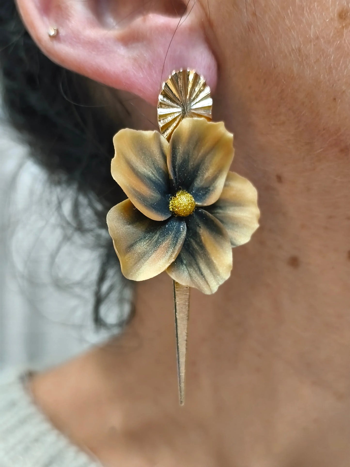 85- nocturne boucles d'oreilles pendante Pistil Art