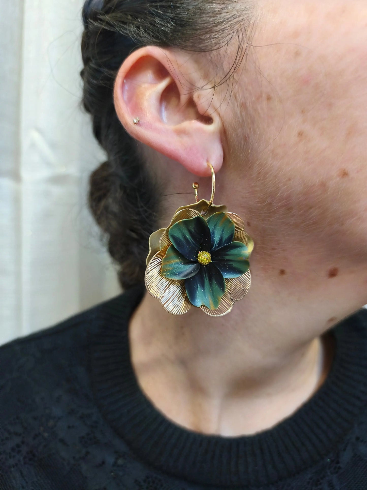 95- bouces d'oreilles kaki mona Pistil Art