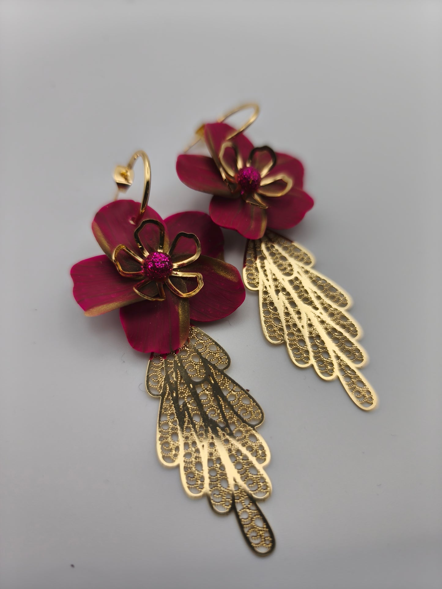 98- boucles d'oreilles fleur pendante