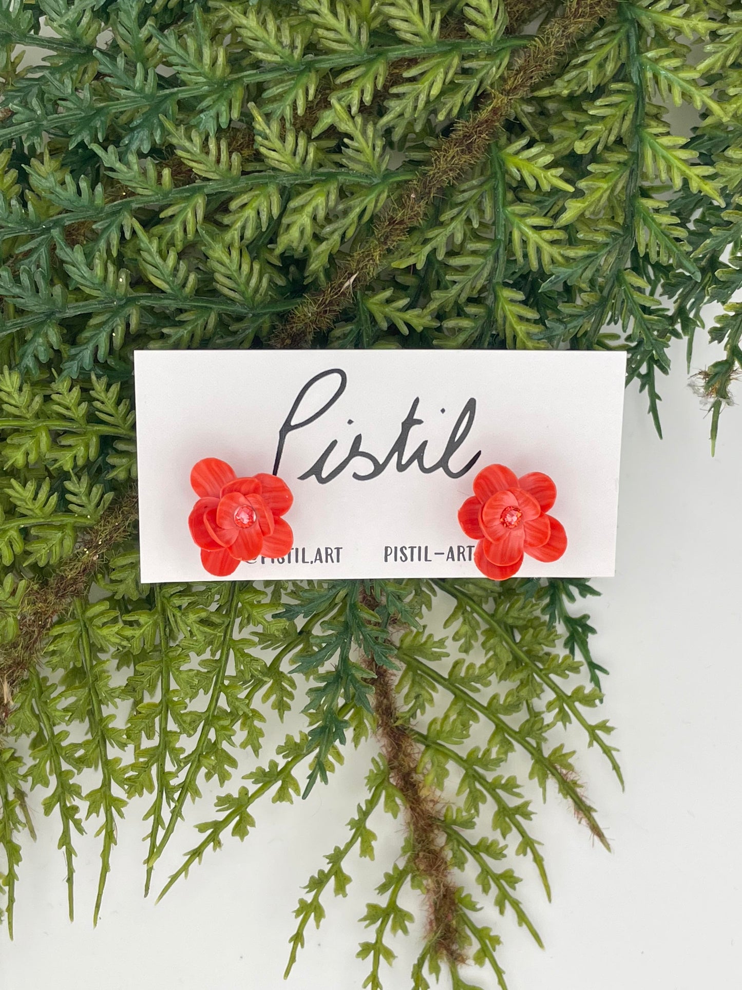 Puces fleur – Corail & cœur strass rose