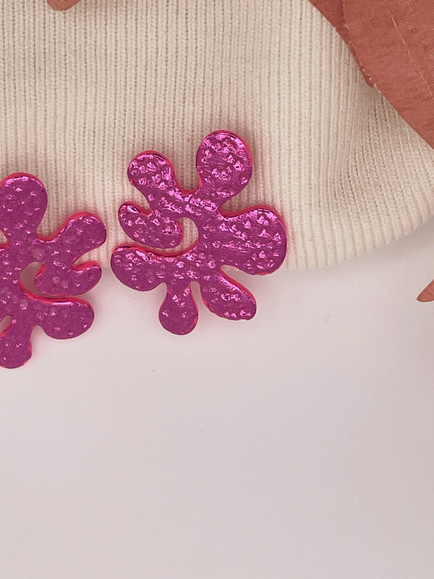 Désir Passionné – Éclat vibrant dans un design naturel Pistil Art