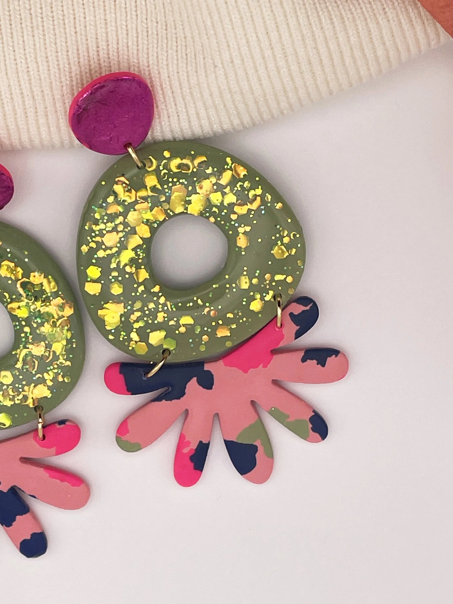 Désir Secret - Élégance florale et éclat pailleté Pistil Art