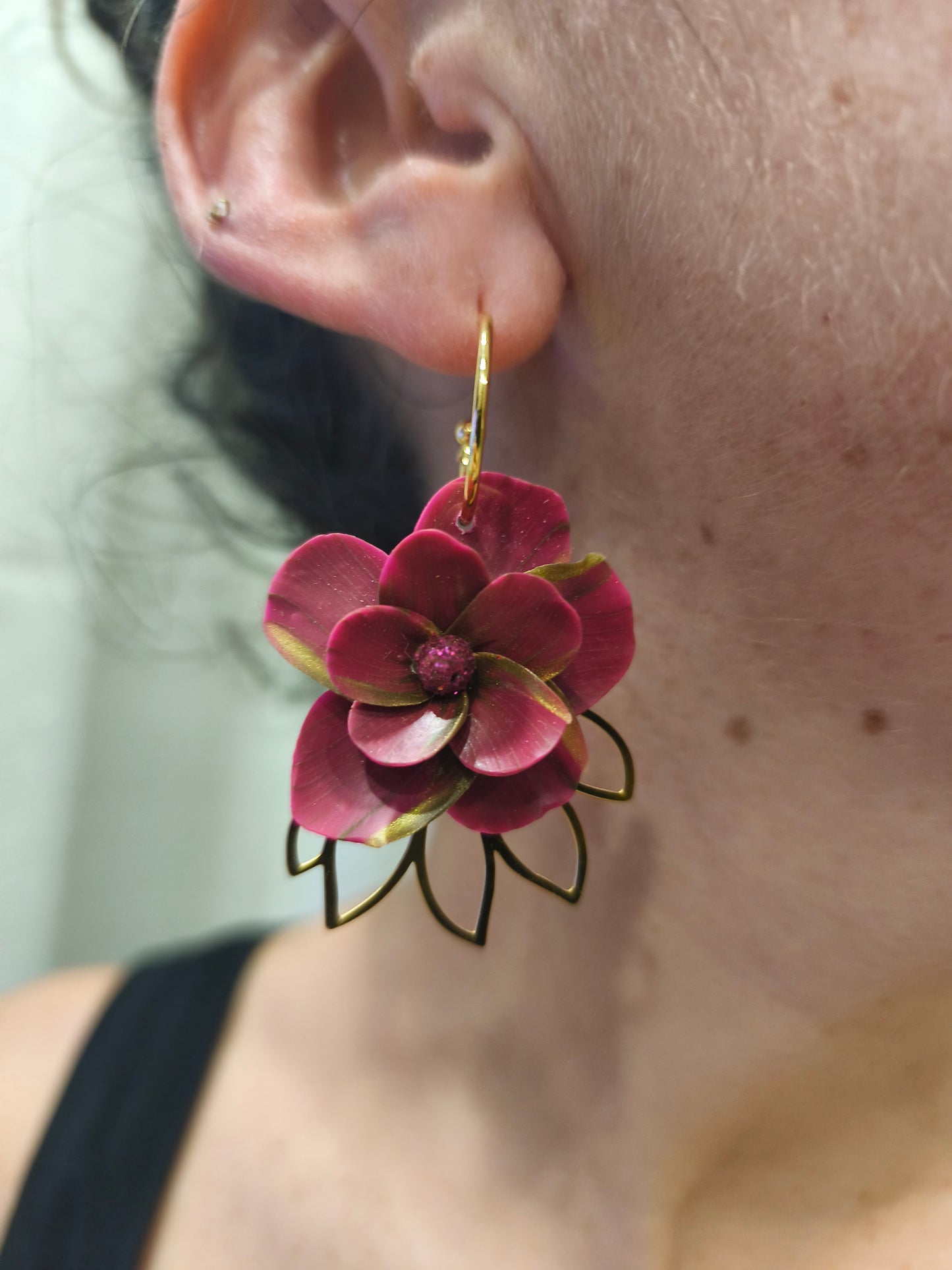 110- boucles d'oreilles fleur pendante