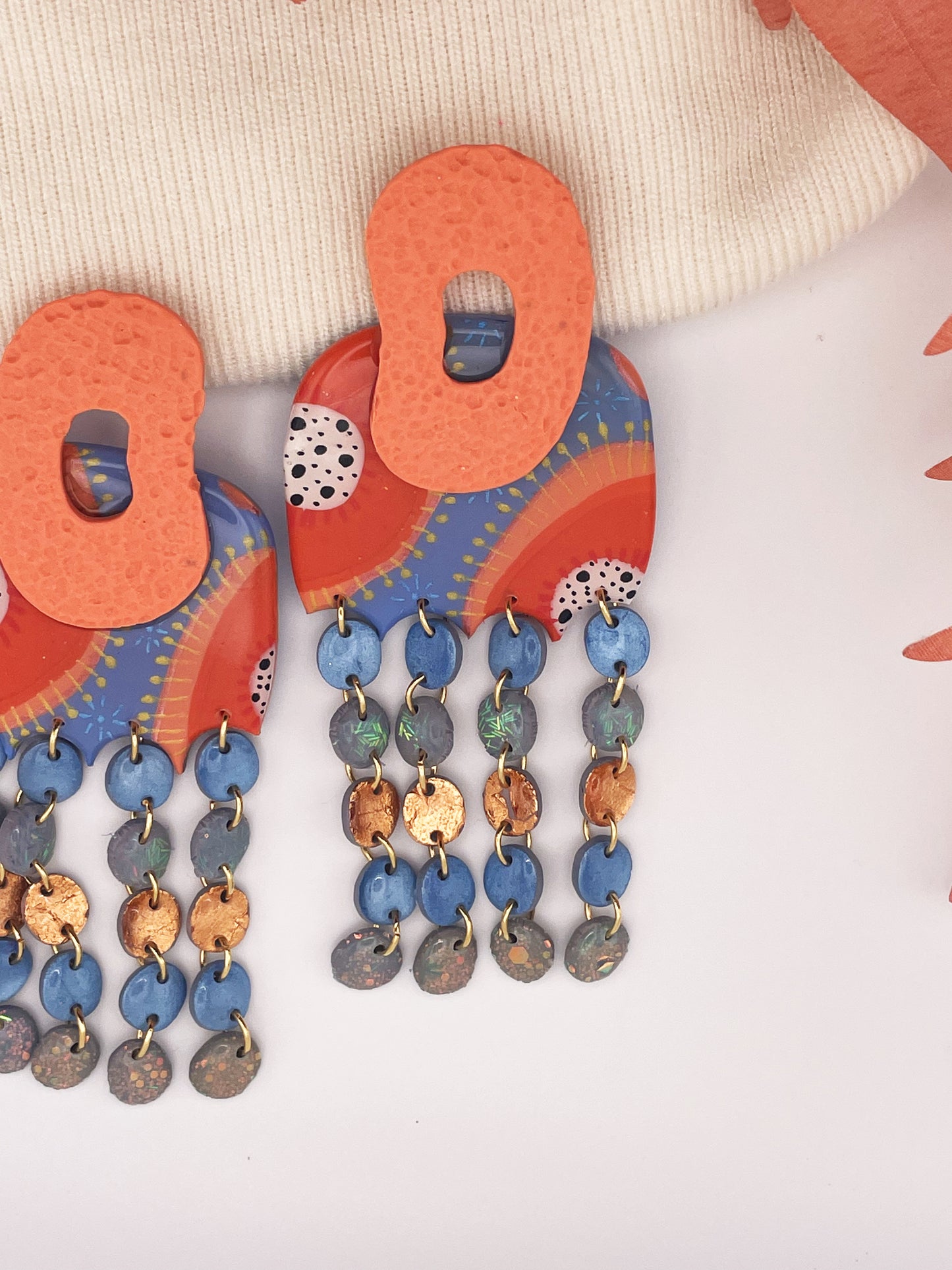 Boucles d'oreilles "Désir Inaccessible – Originalité et Éclat Coloré