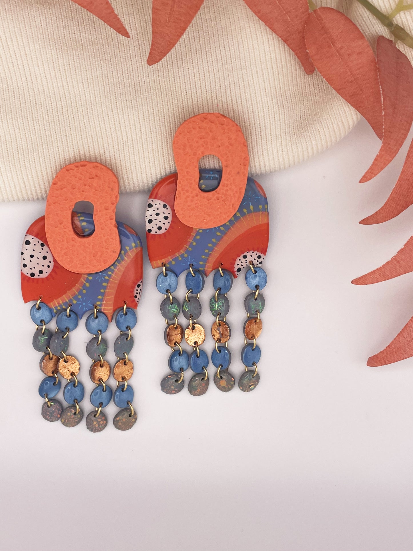 Boucles d'oreilles "Désir Inaccessible – Originalité et Éclat Coloré