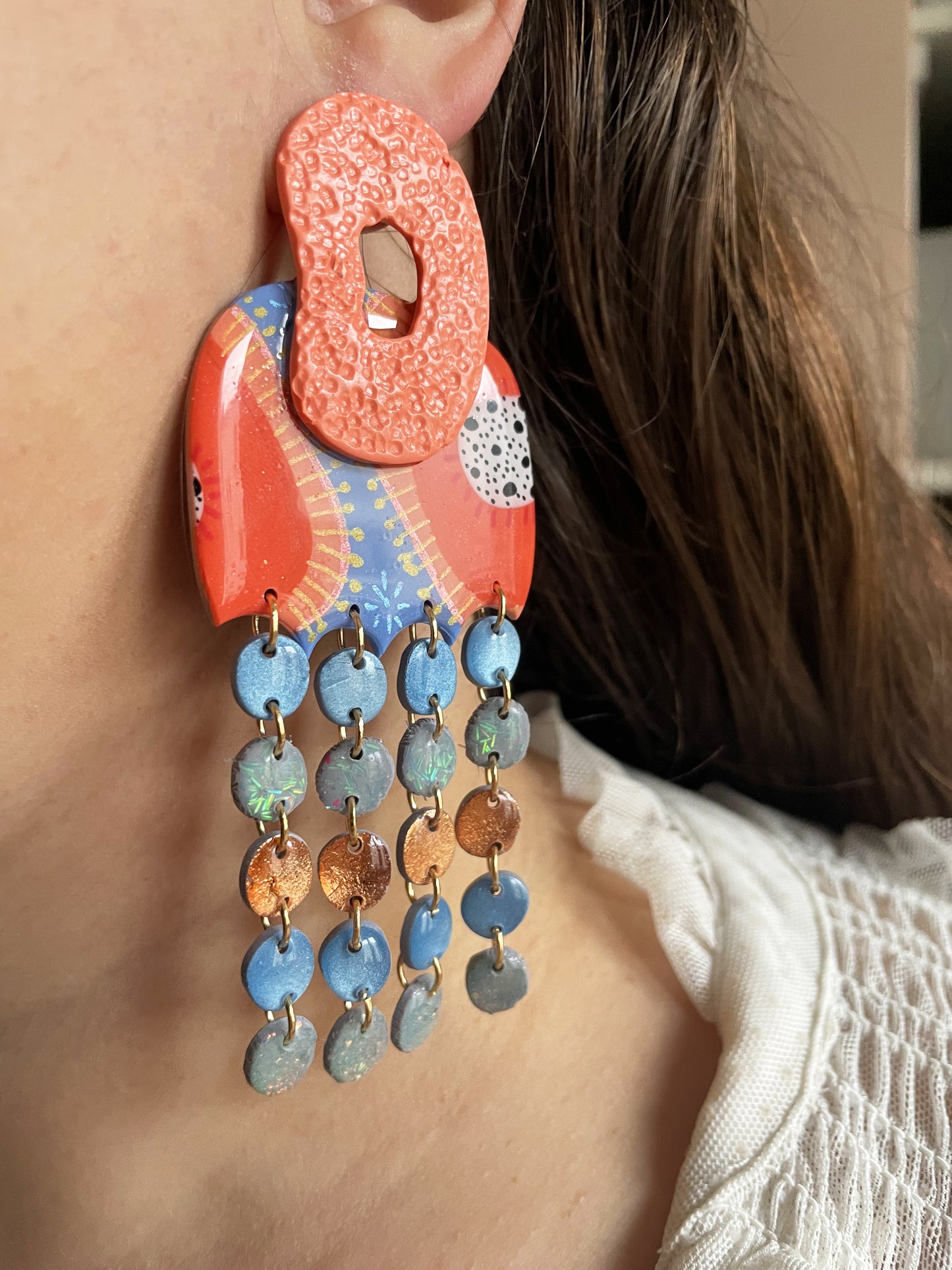Boucles d'oreilles "Désir Inaccessible – Originalité et Éclat Coloré