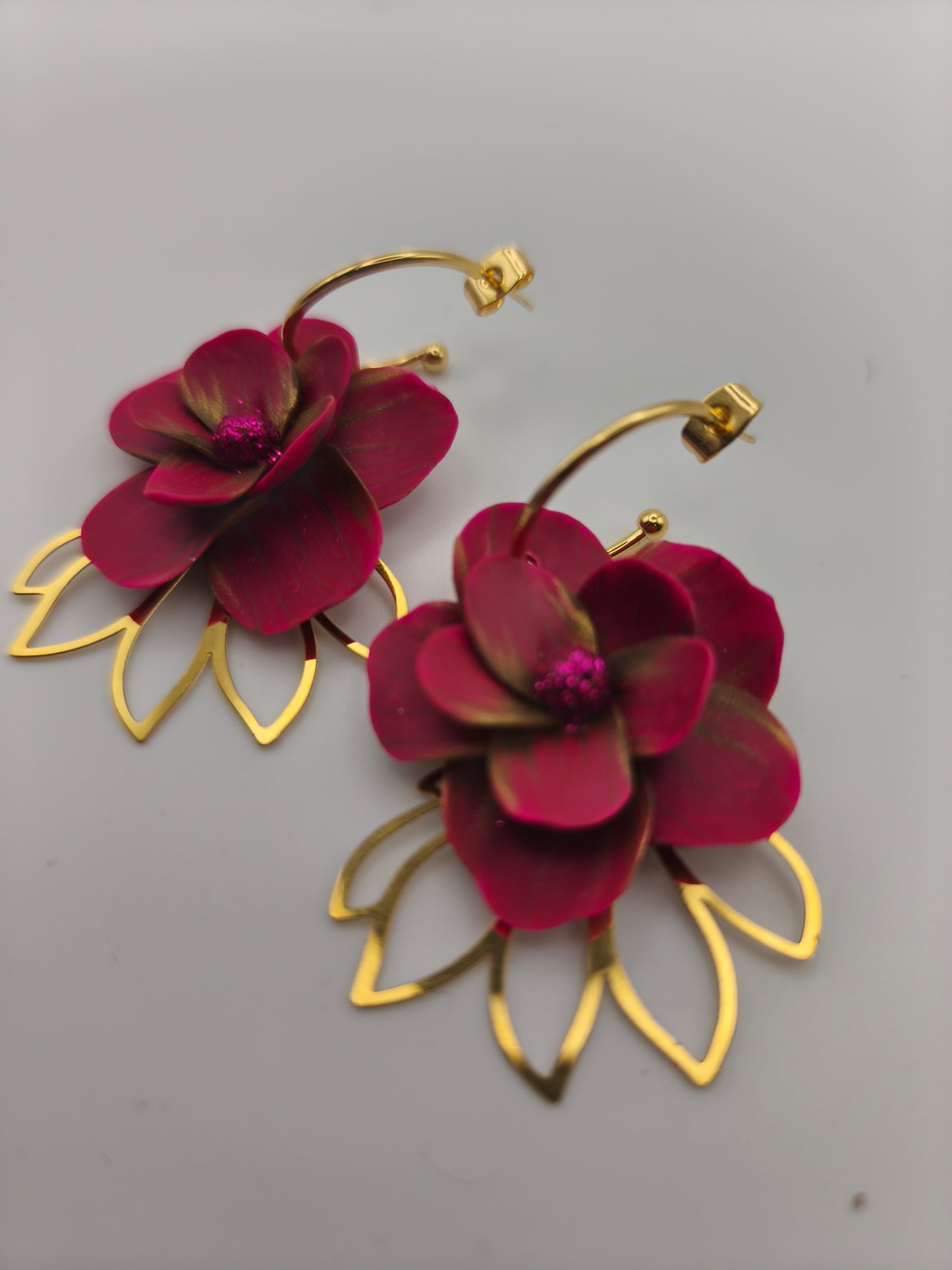 110- boucles d'oreilles fleur pendante