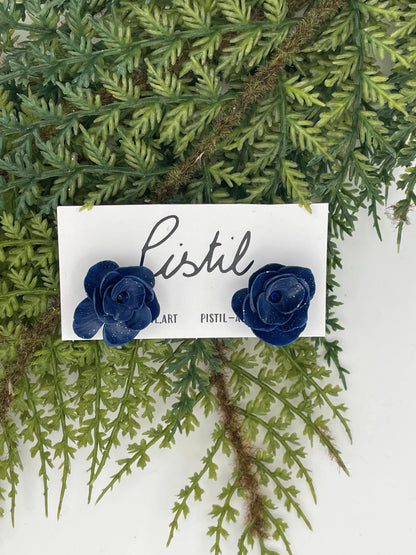 Boucles d’oreilles fleur – Bleues & cœur en strass bleu Pistil Art