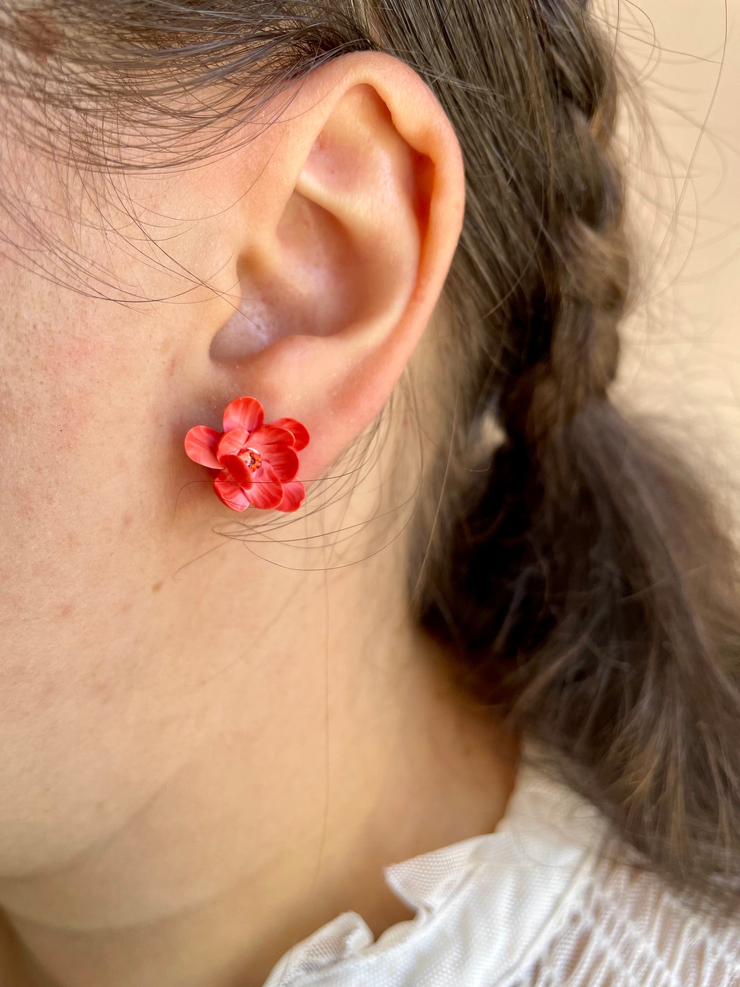 Puces fleur – Corail  & cœur strass rose
